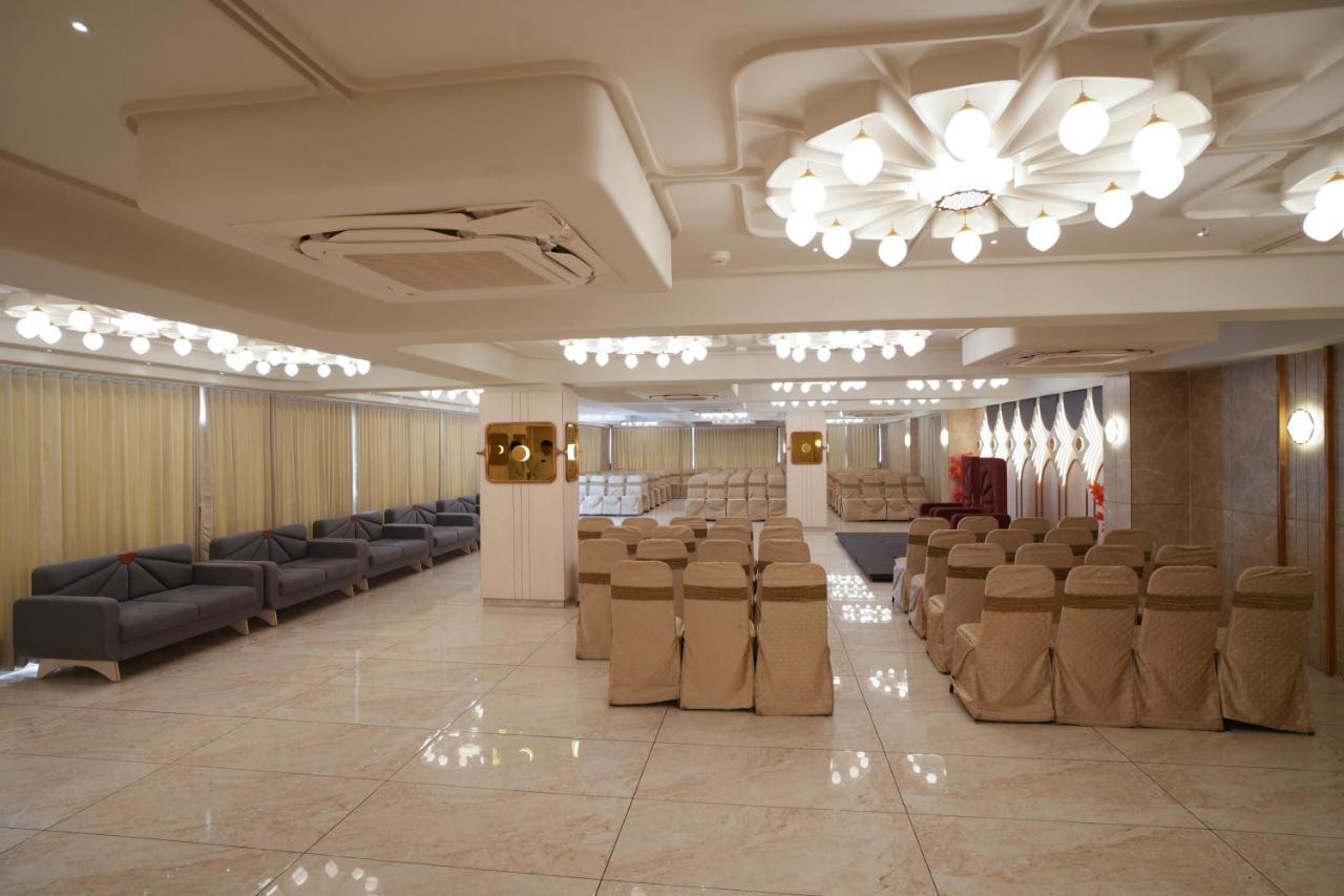 Rds Hotel Ahmedabad Exterior foto