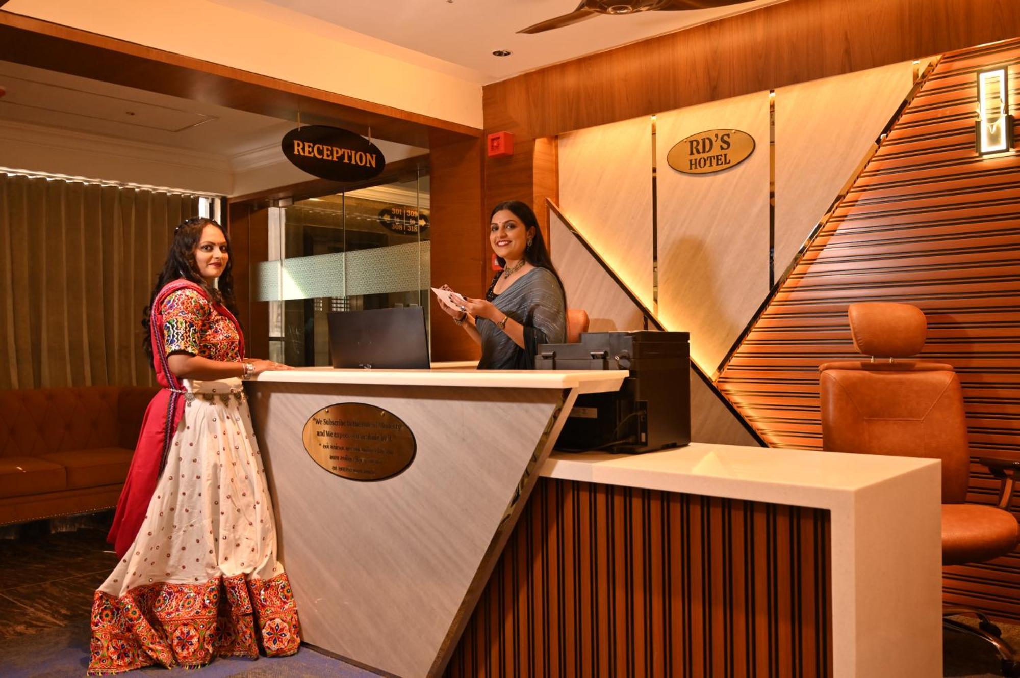 Rds Hotel Ahmedabad Exterior foto